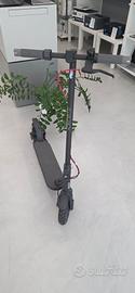 Monopattino XIAOMI Electric Scooter 4  300W