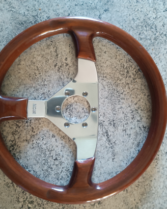 Volante in radica