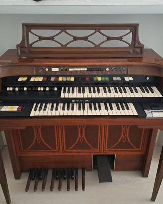 Organo Hammond T-582C del 1979