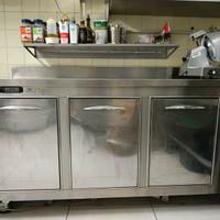Banco frigo a tre ante