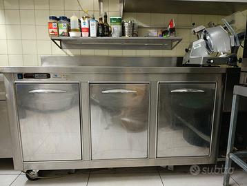 Banco frigo a tre ante