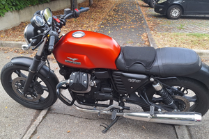 Moto Guzzi V7 II abs