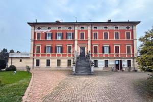 2 LOCALI A BUSSETO
