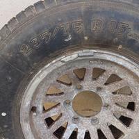 4 ruote chiodate 235/75 R15