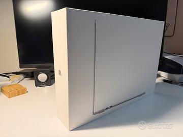 MacBook Air 13” M4 256Gb - Argento - SIGILLATO