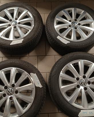 Cerchi originali Volkswagen con pneumatici bridg