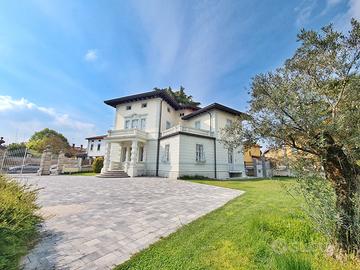 Villa adibita a sede direzionale