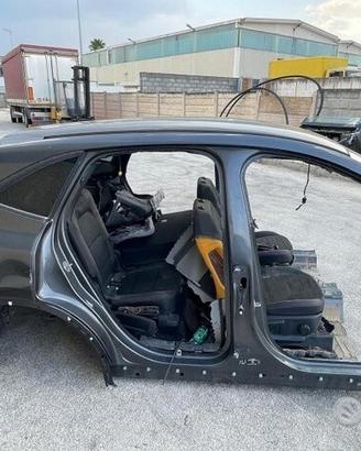 Ford Kuga 23 Scocca per tagliate Fianco dx