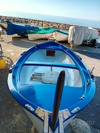 Gozzo lancetta 4 metri con motore Johnson 4.5 CV (