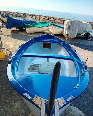 Gozzo lancetta 4 metri con motore Johnson 4.5 CV (