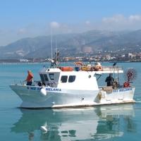 Barca da pesca compresa di licenza e reti