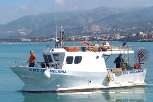 Barca da pesca compresa di licenza e reti