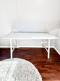 Scrivania IKEA UTESPELARE