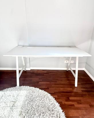 Scrivania IKEA UTESPELARE