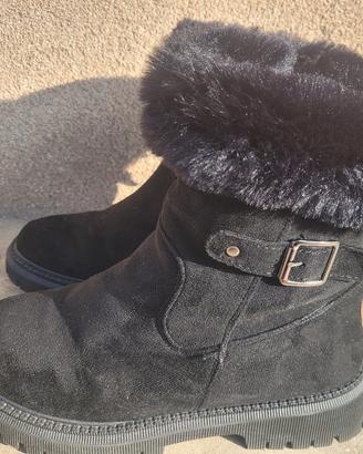 stivaletti neri con pelliccia donna 