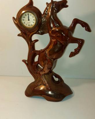 antico cavallo orologio in ceramica 
