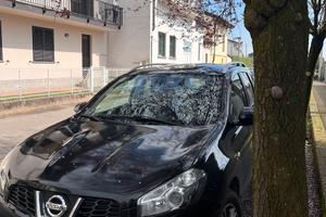 Nissan qashqai 2013 2+