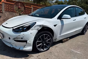 Tesla Model 3 RWD (incidentata)