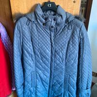 Giacca grigia con cappuccio e cintura donna