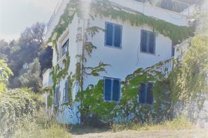 Villa con gistdino vicino al mare