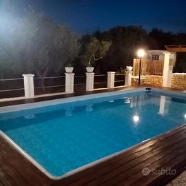 Antico trullo con piscina