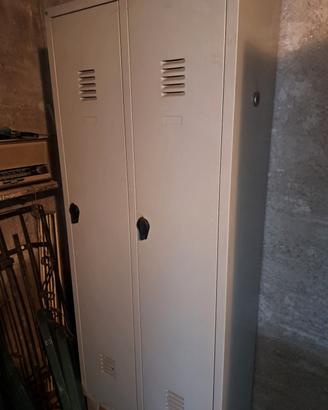 armadietto doppio in metallo 