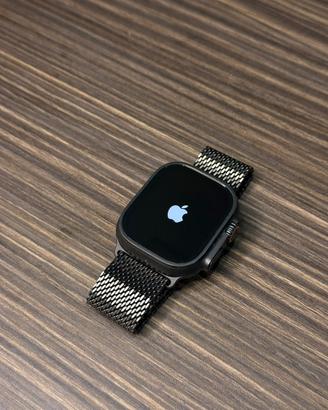 Apple Watch Ultra 2 Titanio Nero Maglia Milanese