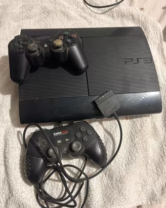 PlayStation 3 + 12 Giochi + 2 Controller