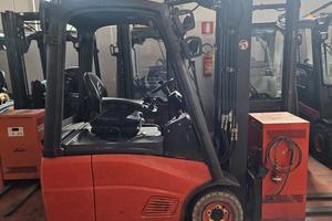 Carrello elevatore 1600kg elettrico marca Linde