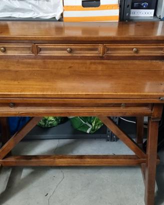 Scrittoio in arte povera