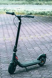 MONOPATTINO ELETTRICO atomi E20