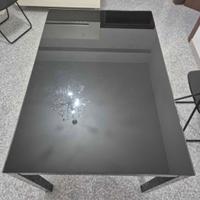 Tavolo vetro nero