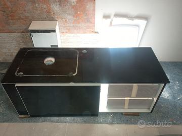 mobile per bagno elegante e robusto