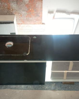 mobile per bagno elegante e robusto