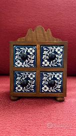 Cofanetto portagioie o portaspezie in legno