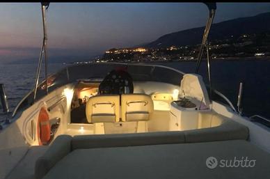 Barca sportiva a motore 9 m Cranchi