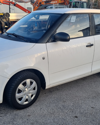 Skoda Fabia 1.2 benzina autocarro 4 posti - 2012