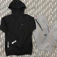 Set tuta tech Nike M-S giacca nero e pantalone gri