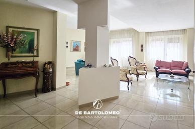 Via g. messina ampio appartamento- vista mare