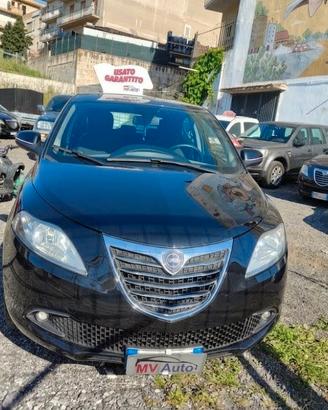 Lancia Ypsilon 1.2 69 CV 5 porte Platinum