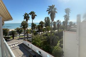 Bivani sul lungomare di San Benedetto del Tronto