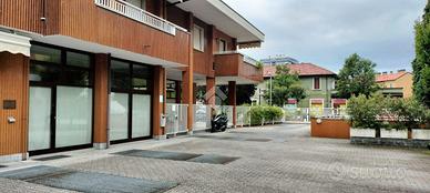 NEGOZIO A SETTIMO MILANESE