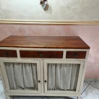 Antica credenza in legno di ciliegio