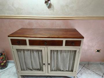 Antica credenza in legno di ciliegio
