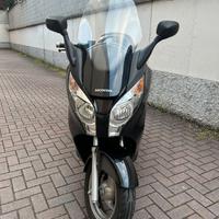 Honda S-Wing 150 - 23400 Km Tenuto molto bene