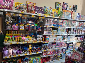 Negozio cartoleria, giochi e magazzino