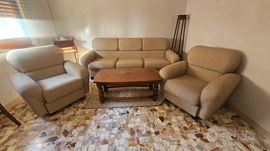 salotto  con 2 poltrone ed 1 divano letto 