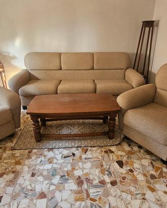 salotto  con 2 poltrone ed 1 divano letto 