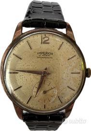 Orologio da polso Imperios con cinturino nero.