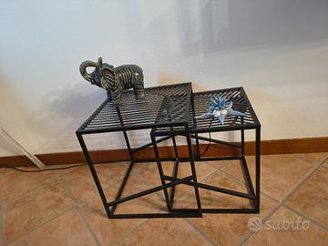 Tavolini di metallo nero 